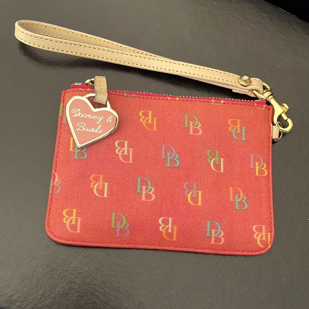 Small wristlet